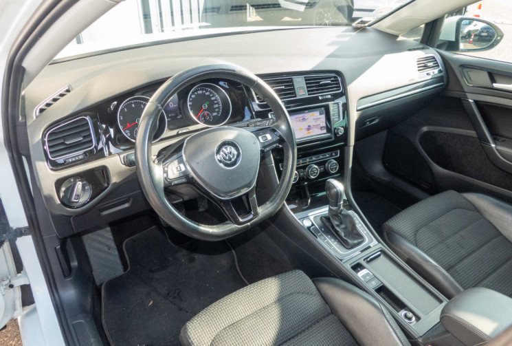 Volkswagen Golf  VII 1.4 TSI 150 DSG Carat toit ouvrant LED entretien 100% VW