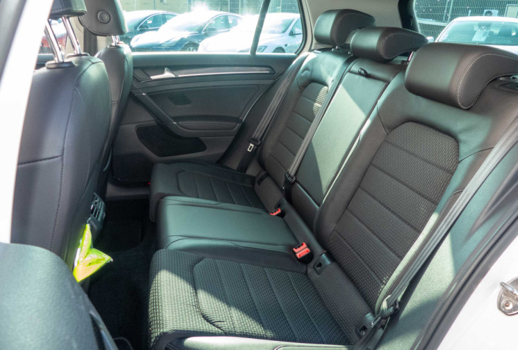 Volkswagen Golf  VII 1.4 TSI 150 DSG Carat toit ouvrant LED entretien 100% VW