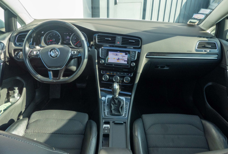 Volkswagen Golf  VII 1.4 TSI 150 DSG Carat toit ouvrant LED entretien 100% VW