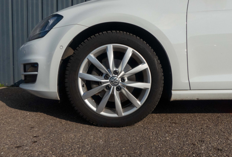 Volkswagen Golf  VII 1.4 TSI 150 DSG Carat toit ouvrant LED entretien 100% VW