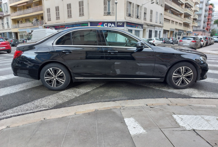 Mercedes CLASSE E 220 D 197 CH AVANTGARDE LINE 9G TRONIC  TOIT OUVRANT CAMERA 360°