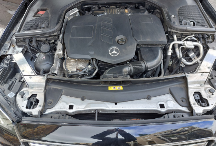 Mercedes CLASSE E 220 D 197 CH AVANTGARDE LINE 9G TRONIC  TOIT OUVRANT CAMERA 360°