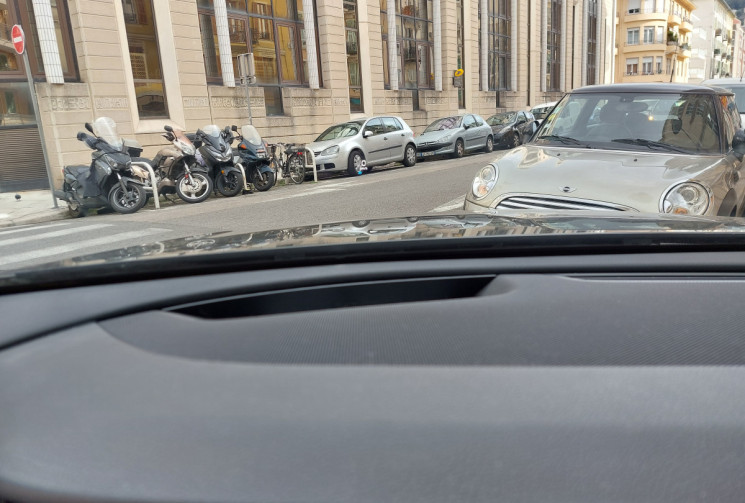 Mercedes CLASSE E 220 D 197 CH AVANTGARDE LINE 9G TRONIC  TOIT OUVRANT CAMERA 360°