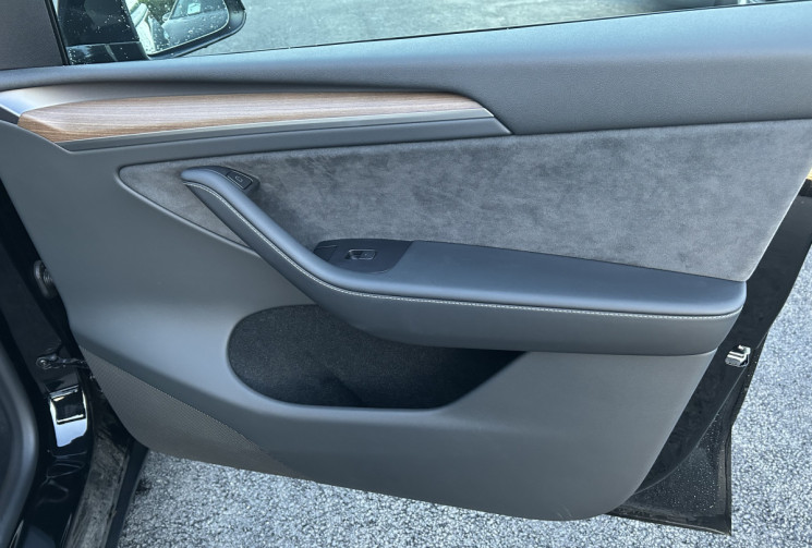 TESLA MODEL Y Standard 300 cv Propulsion 1 ère  main Garantie jusqu’en  2032