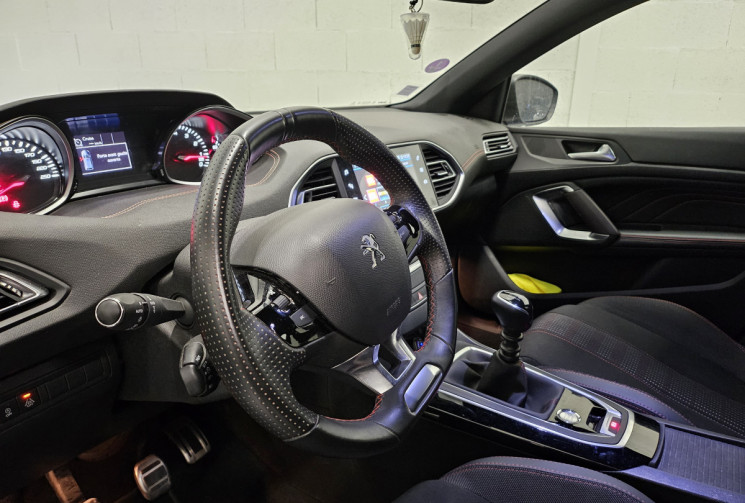 Peugeot 308  gt line130 cv / carplay / entretien peugeot