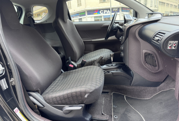 Toyota IQ 1.0 VVTI 68 CH BOITE AUTO 4 PLACES