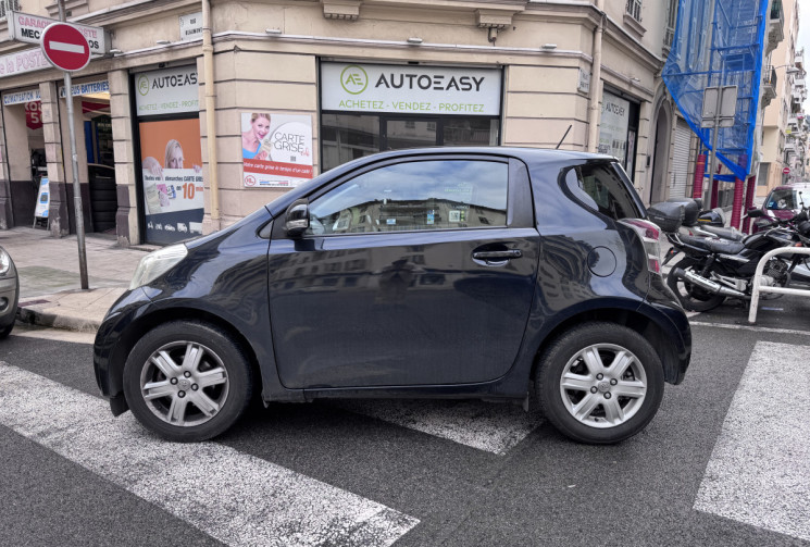 Toyota IQ 1.0 VVTI 68 CH BOITE AUTO 4 PLACES