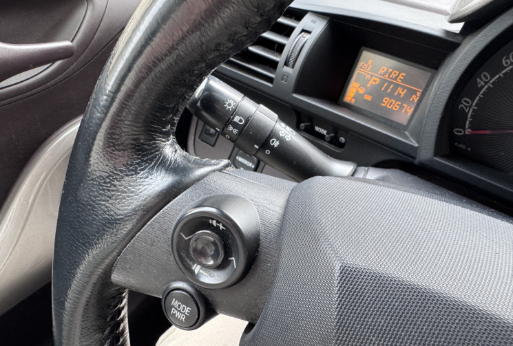 Toyota IQ 1.0 VVTI 68 CH BOITE AUTO 4 PLACES