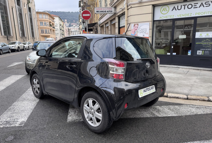 Toyota IQ 1.0 VVTI 68 CH BOITE AUTO 4 PLACES