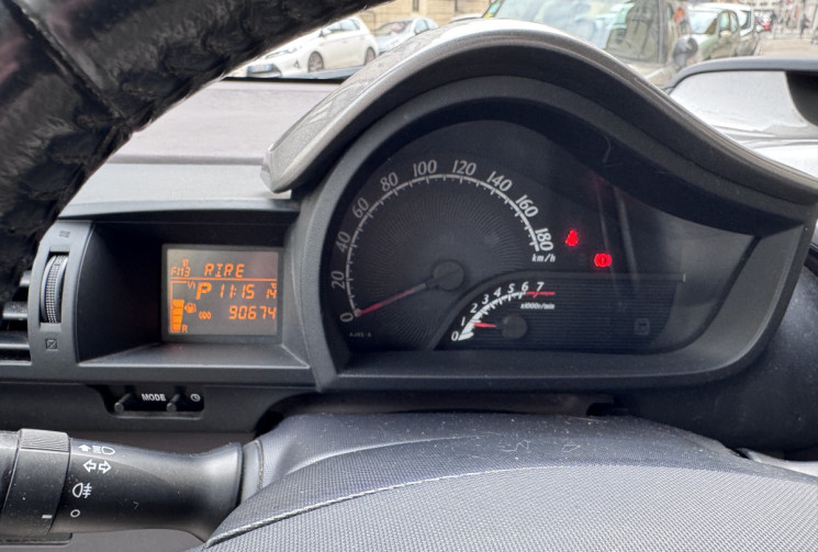 Toyota IQ 1.0 VVTI 68 CH BOITE AUTO 4 PLACES