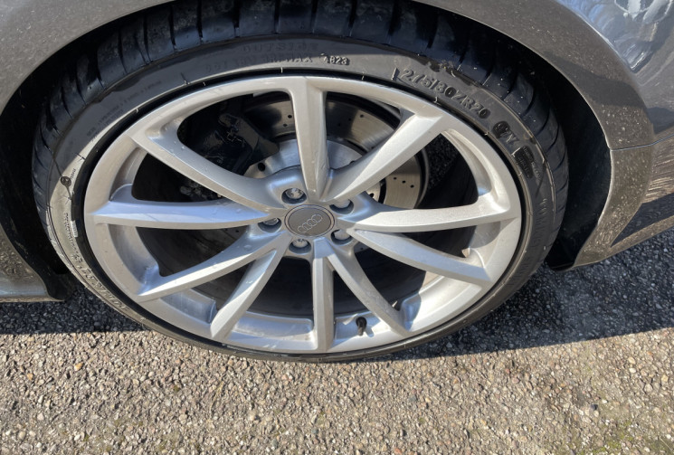Audi RS5 4.2 V8 FSI 450 ch QUATTRO S Tronic 7/ 77000 km / Toit Ouvrant/ JA 20 / CUIR
