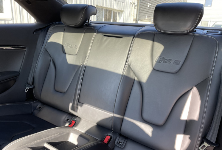 Audi RS5 4.2 V8 FSI 450 ch QUATTRO S Tronic 7/ 77000 km / Toit Ouvrant/ JA 20 / CUIR