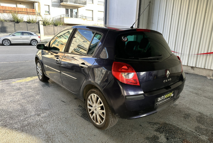 Renault CLIO 1.5 DCI 105 EXCEPTION BOITE 6 SEMI CUIR CLIM AUTO 