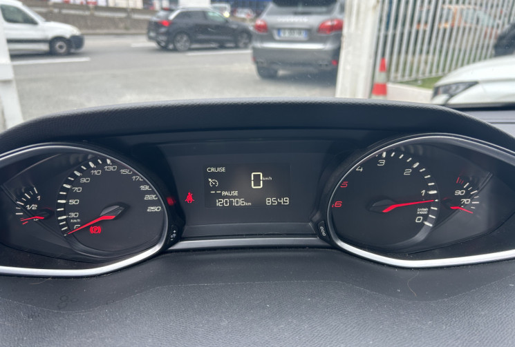 PEUGEOT 308 II 1.6 BLUEHDI 120 Ch STYLE 