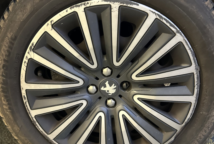 Peugeot 2008 1.2i VTi 82