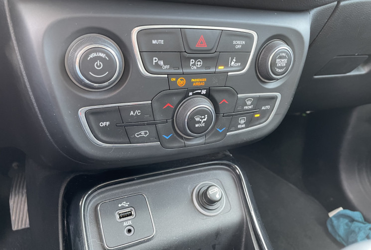 Jeep COMPASS LIMITED 120 cv 1.6 CRD * Carplay * Caméra * Attelage * Cuir * Sièges Chauffants * 2WD