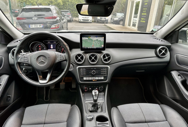 Mercedes GLA 200 1.6i 156 INSPIRATION + OPTIONS * ENTRETIEN FULL MERCEDES * CT OK * GARANTIE 6 MOIS