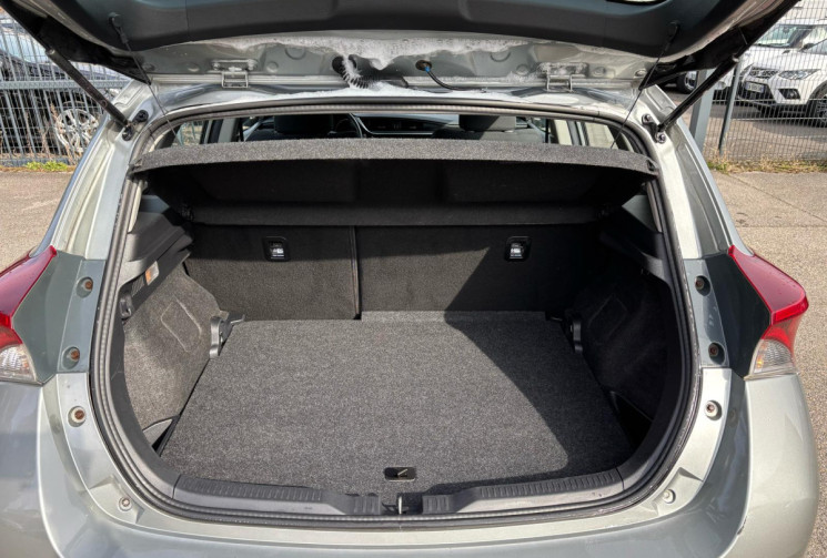 Toyota AURIS II 1.2 116 ch / DESIGN