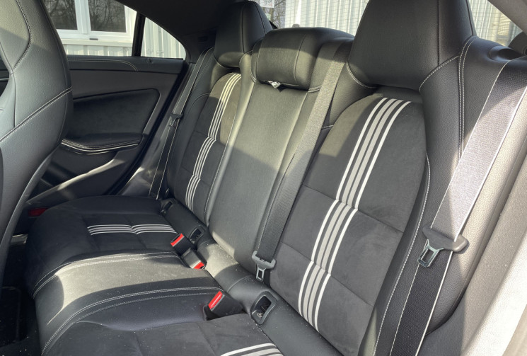 Mercedes CLA 250 211 ch WhiteArt Edition