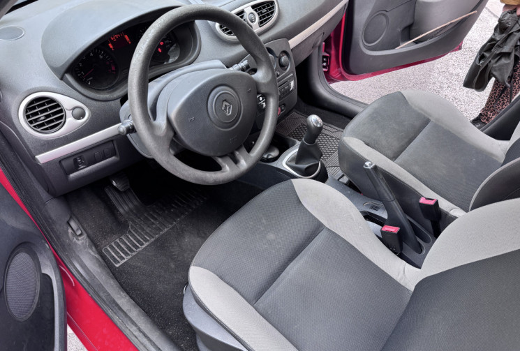 Renault CLIO 1.2 i 75 CH PACK CLIM 63500 KMS