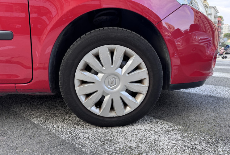 Renault CLIO 1.2 i 75 CH PACK CLIM 63500 KMS