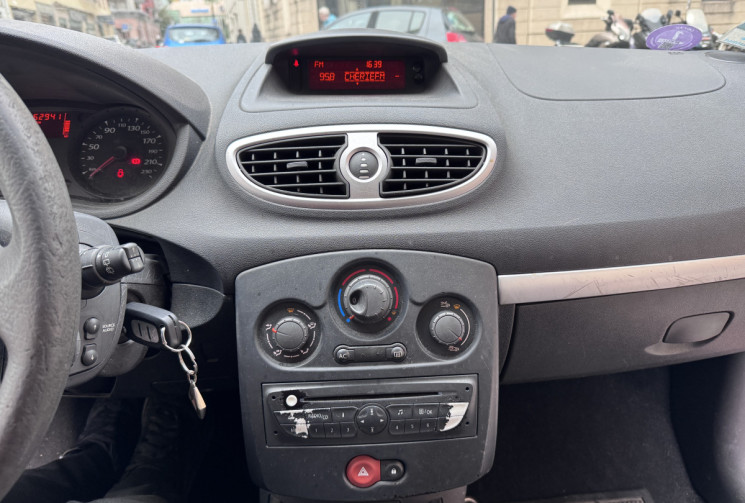Renault CLIO 1.2 i 75 CH PACK CLIM 63500 KMS