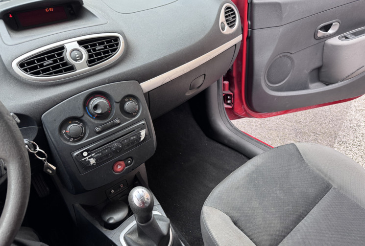 Renault CLIO 1.2 i 75 CH PACK CLIM 63500 KMS