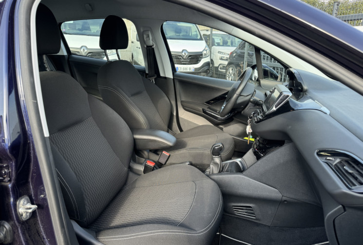 Peugeot 208 1.6 BLUEHDI / 100 CH / ACTIVE