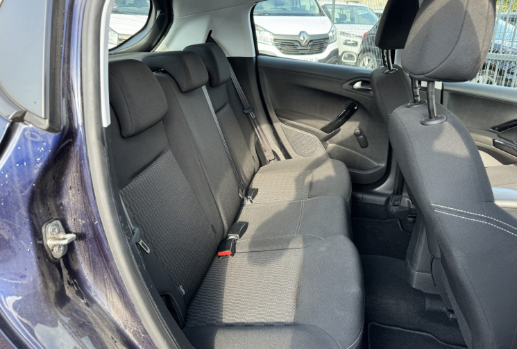 Peugeot 208 1.6 BLUEHDI / 100 CH / ACTIVE