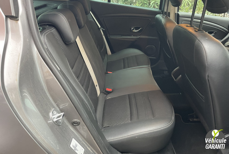 Renault Megane 3 Berline 132 cv BOSE Boîte auto / Faible kilométrage / Révisée 