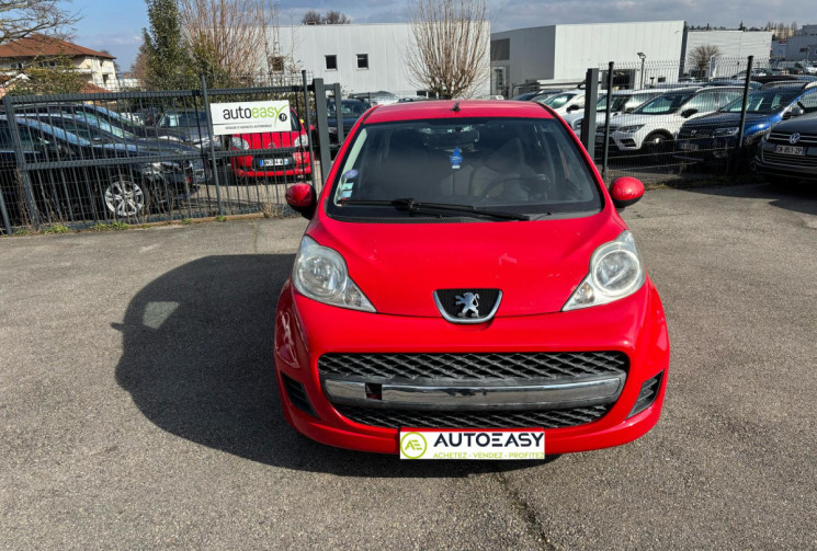 Peugeot 107 1.0 Trendy 68 ch / Boite auto / Clim
