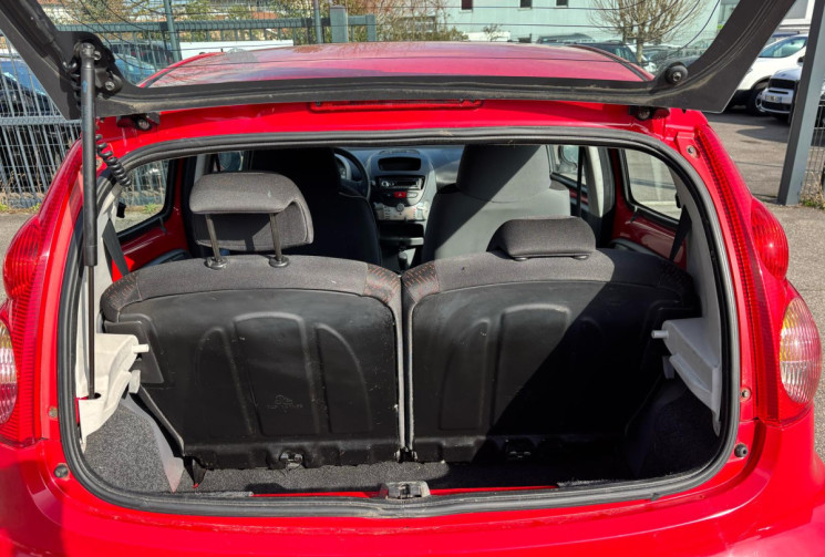 Peugeot 107 1.0 Trendy 68 ch / Boite auto / Clim