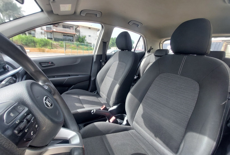 Kia Picanto II Phase 2 Motion 5 portes 1.0 MPi 12V 67 cv première main / chaine de distribution