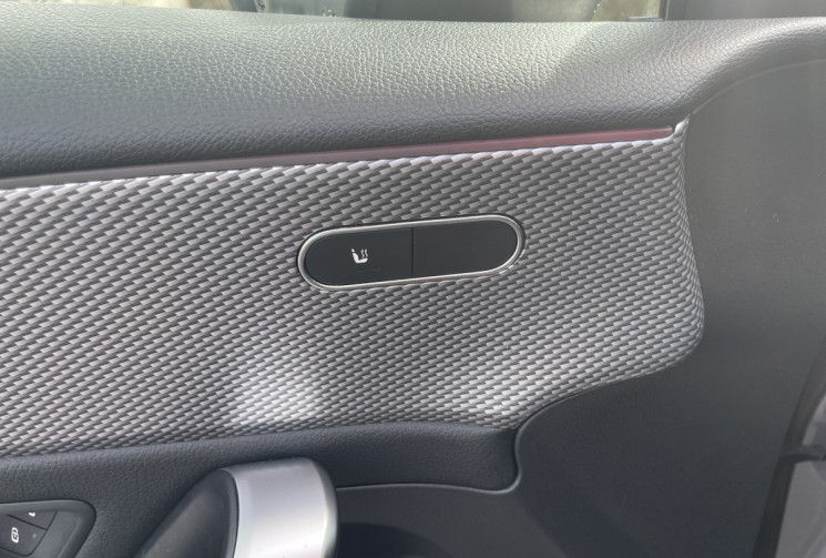 Mercedes Classe A 180d 116cv * Toit Ouvrant * Carplay * Caméra * Led d'ambiance * Sièges Chauffants