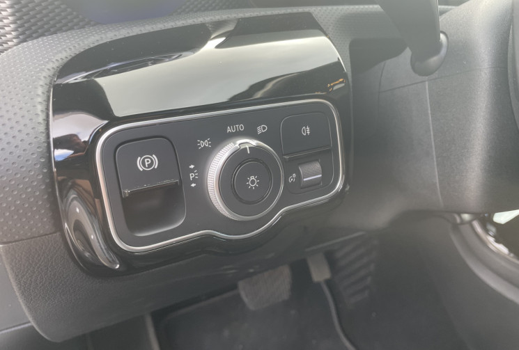 Mercedes Classe A 180d 116cv * Toit Ouvrant * Carplay * Caméra * Led d'ambiance * Sièges Chauffants