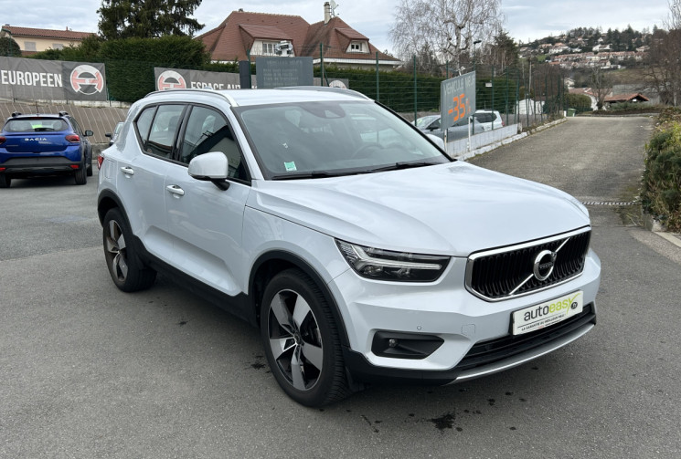 Volvo XC40 T2 1.5 Ti  129 cv MOMENTUM