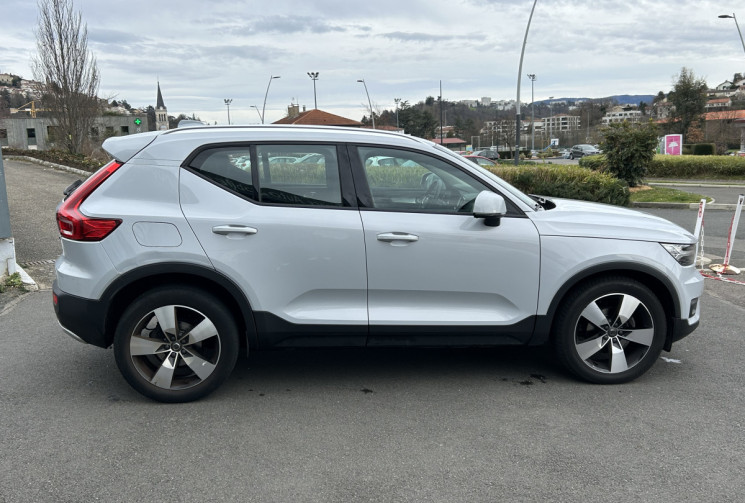 Volvo XC40 T2 1.5 Ti  129 cv MOMENTUM