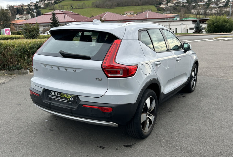 Volvo XC40 T2 1.5 Ti  129 cv MOMENTUM