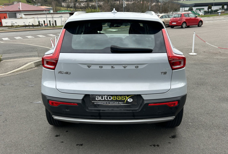 Volvo XC40 T2 1.5 Ti  129 cv MOMENTUM