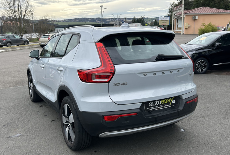 Volvo XC40 T2 1.5 Ti  129 cv MOMENTUM