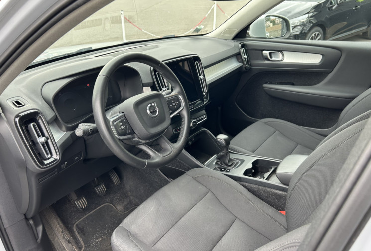 Volvo XC40 T2 1.5 Ti  129 cv MOMENTUM