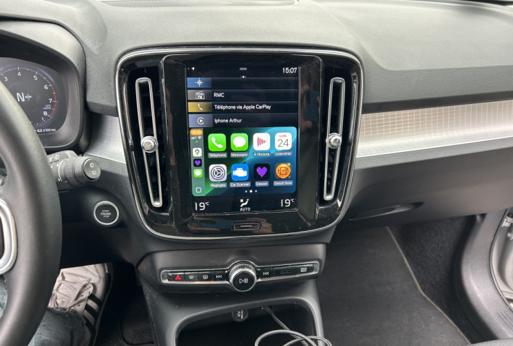 Volvo XC40 T2 1.5 Ti  129 cv MOMENTUM
