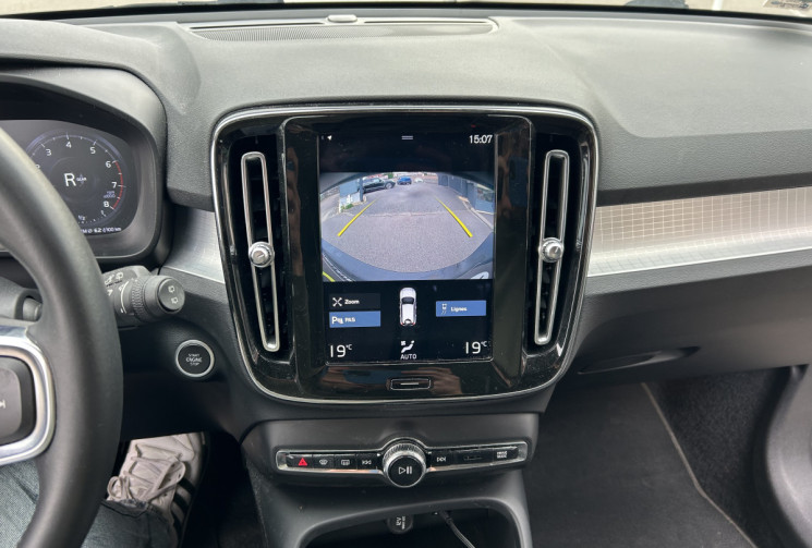 Volvo XC40 T2 1.5 Ti  129 cv MOMENTUM