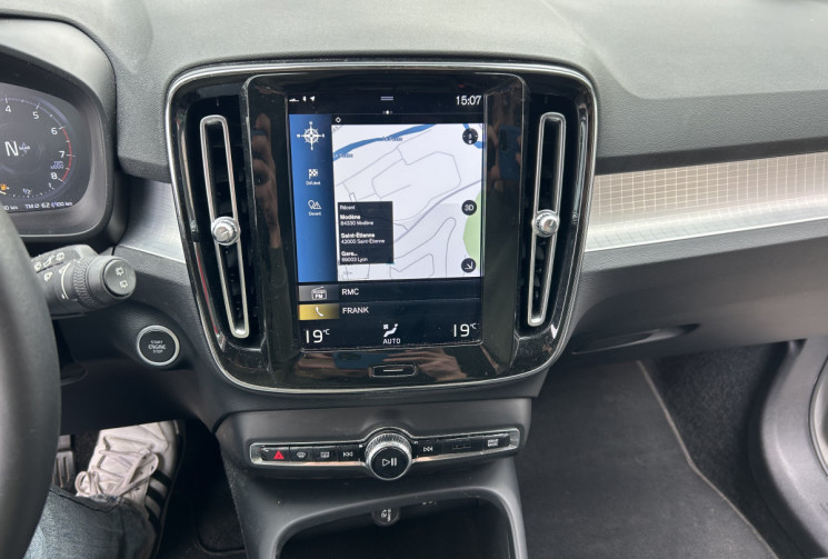 Volvo XC40 T2 1.5 Ti  129 cv MOMENTUM