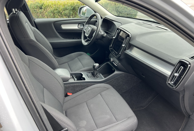 Volvo XC40 T2 1.5 Ti  129 cv MOMENTUM