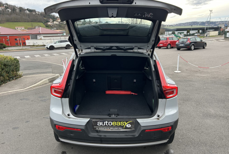 Volvo XC40 T2 1.5 Ti  129 cv MOMENTUM