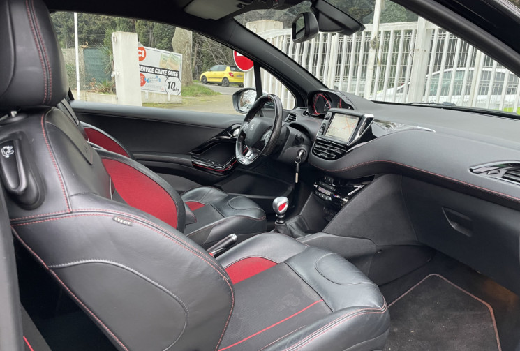 Peugeot 208  GTI 1.6 THP 208 PHASE 2 * JBL / Sièges chauffants / Apple CarPlay