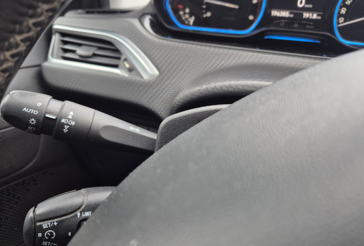 Peugeot 2008 1.6 HDi 92cv Allure GARANTIE 6 MOIS