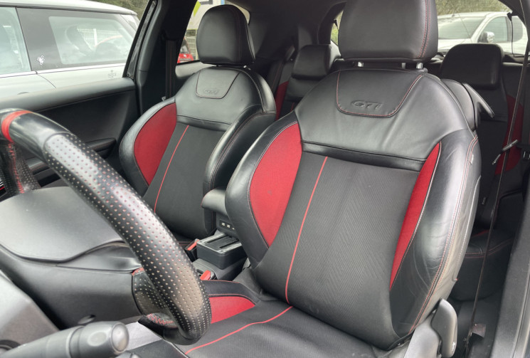 Peugeot 208  GTI 1.6 THP 208 PHASE 2 * JBL / Sièges chauffants / Apple CarPlay