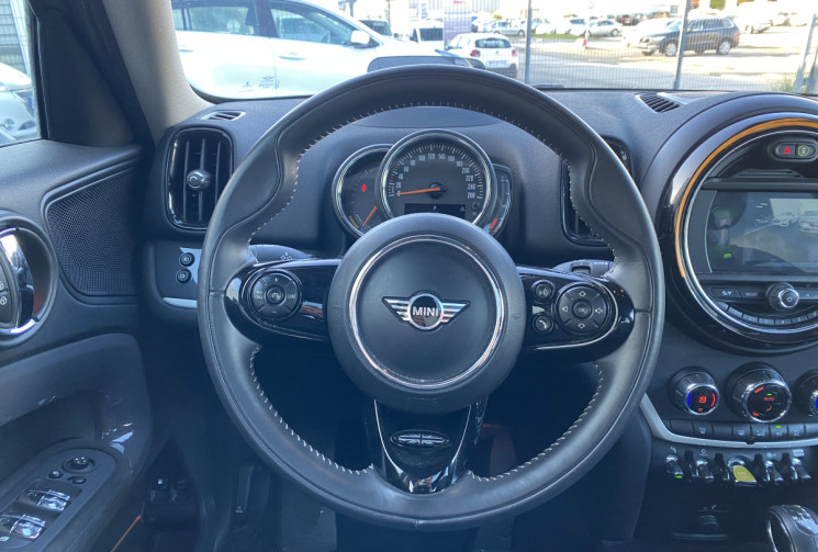 Mini Countryman 3 (F60) SE 1.5 i 224 CV ALL4 Steptronic6 136 CV + 84 CV BVA EDITION CHILI 2